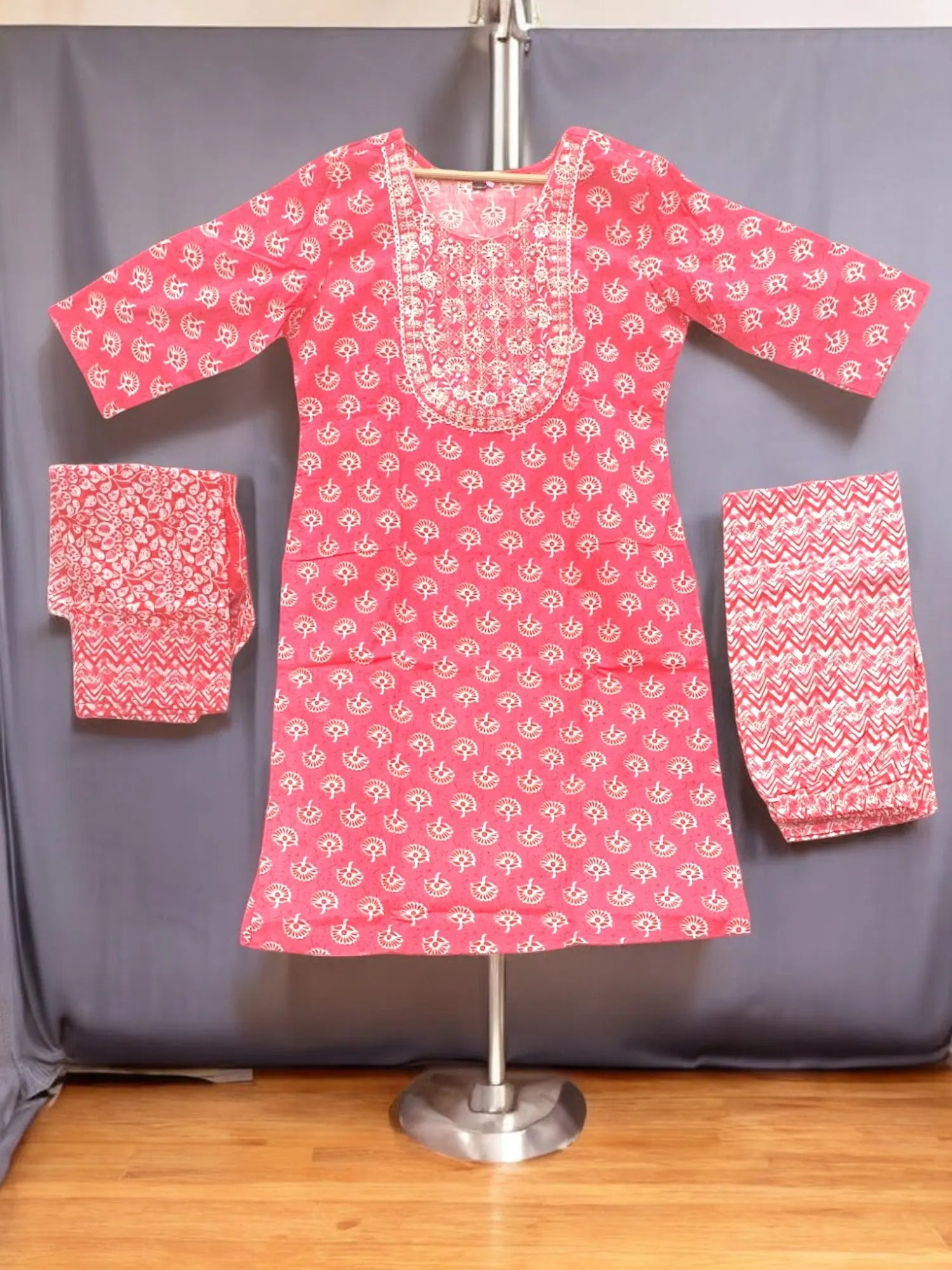 Jiarah Work Floral Strip Print Straight Kurta Palazzo Set with Dupatta Jiarah
