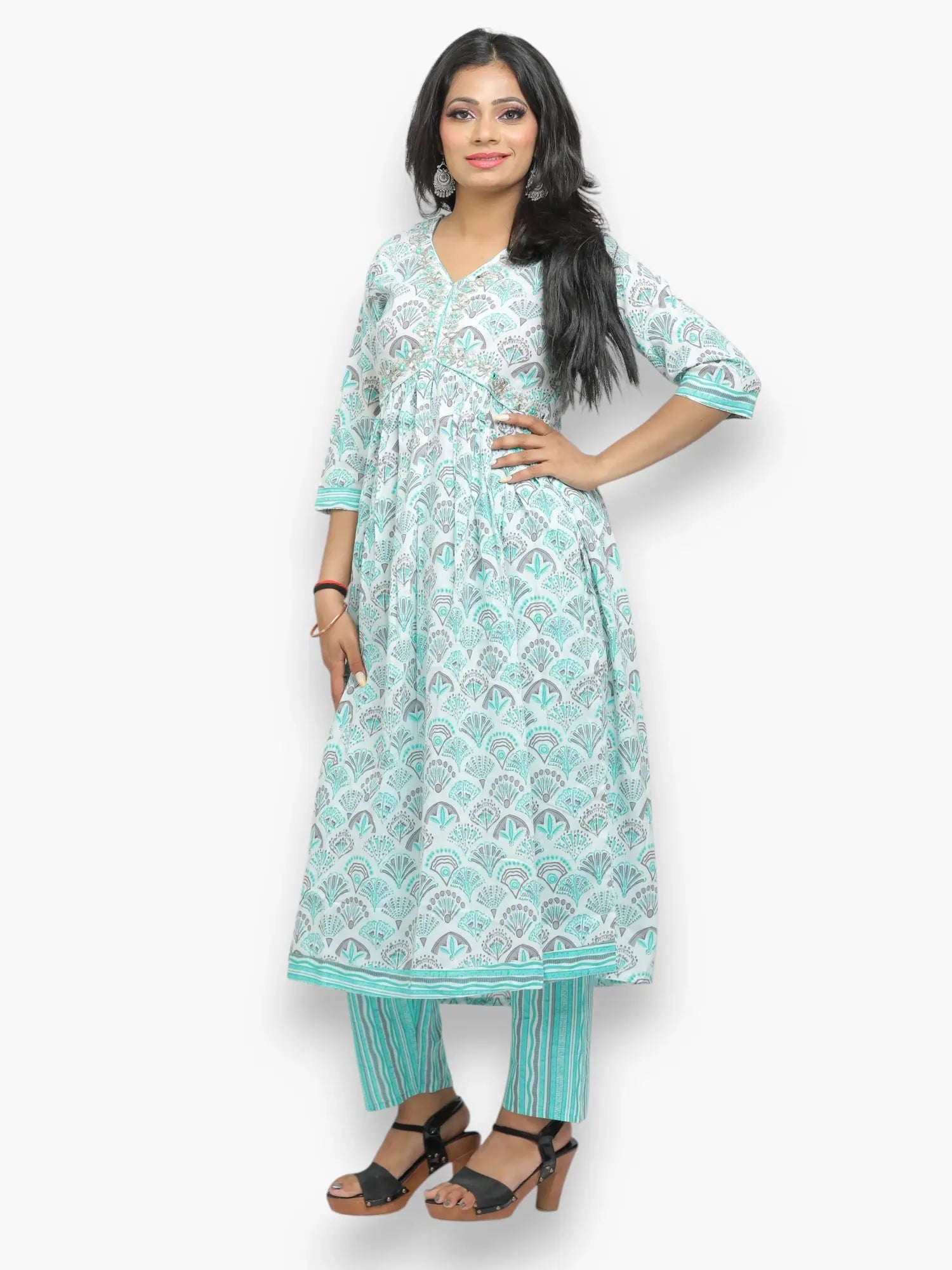 Jiarah Mirror Thread Work Floral Print Kurta Pant Set