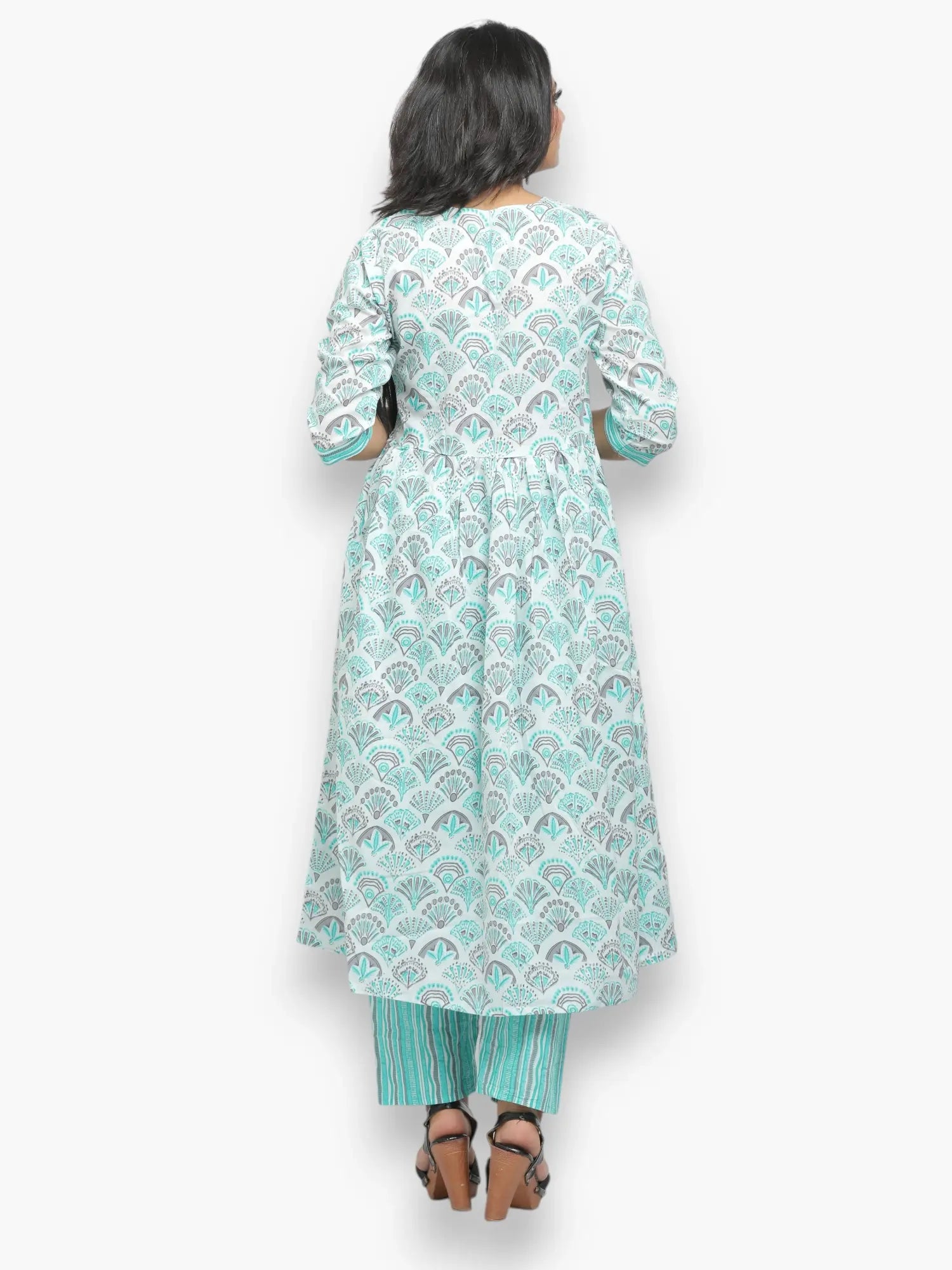 Jiarah Mirror Thread Work Floral Print Kurta Pant Set