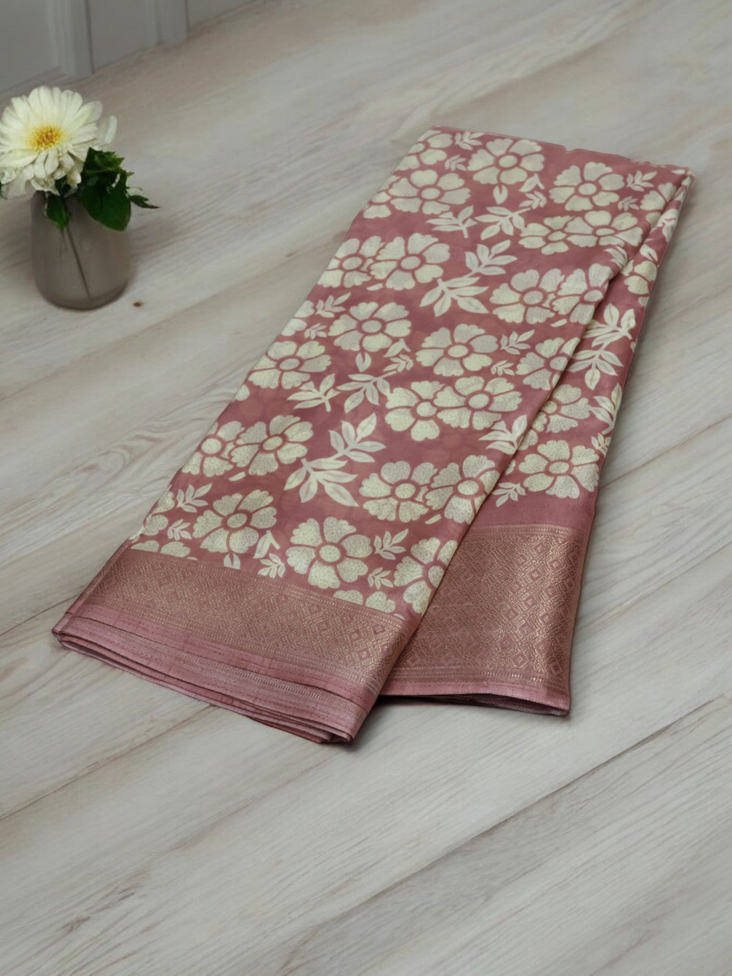 Jiarah Dola Silk Saree With Zari Border