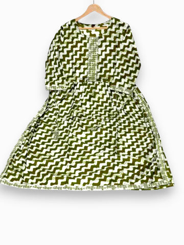 Jiarah Striped Print Rayon Kurta Set with Dupatta